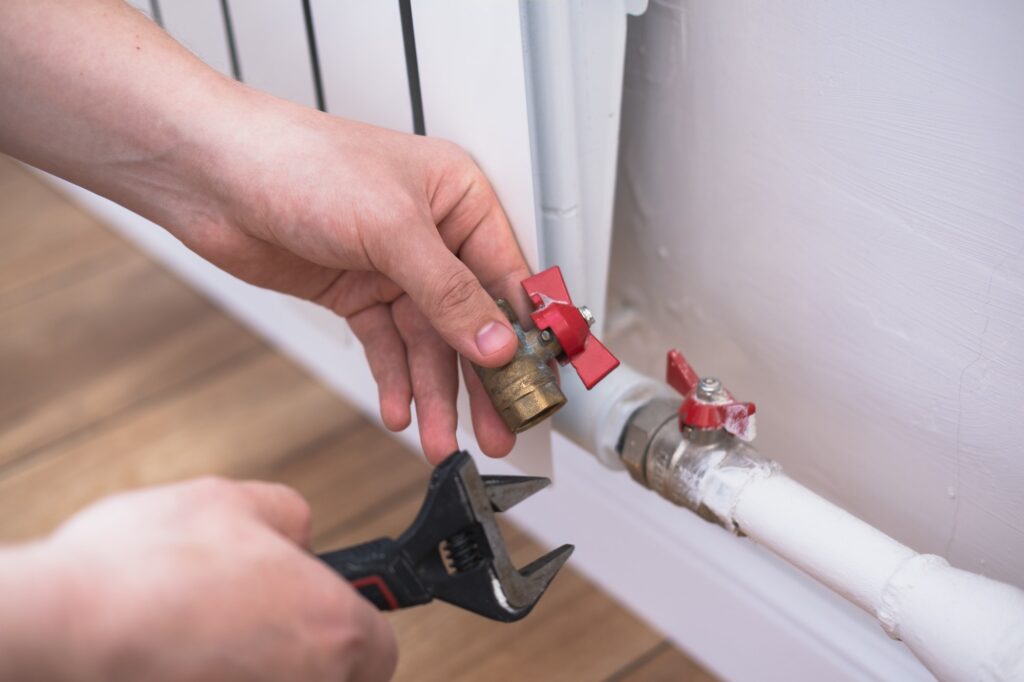 Replacing the ball valve on the heating pipes
